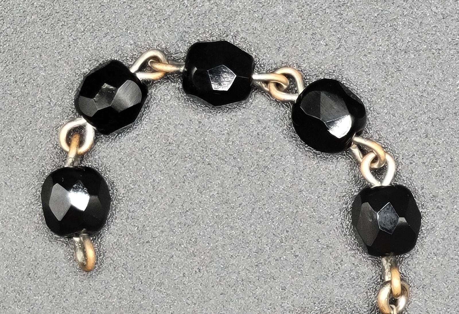 Vintage HOBE Beaded Necklace JET BLACK FACETED 10mm Beads 15-17″ CHOKER Classic