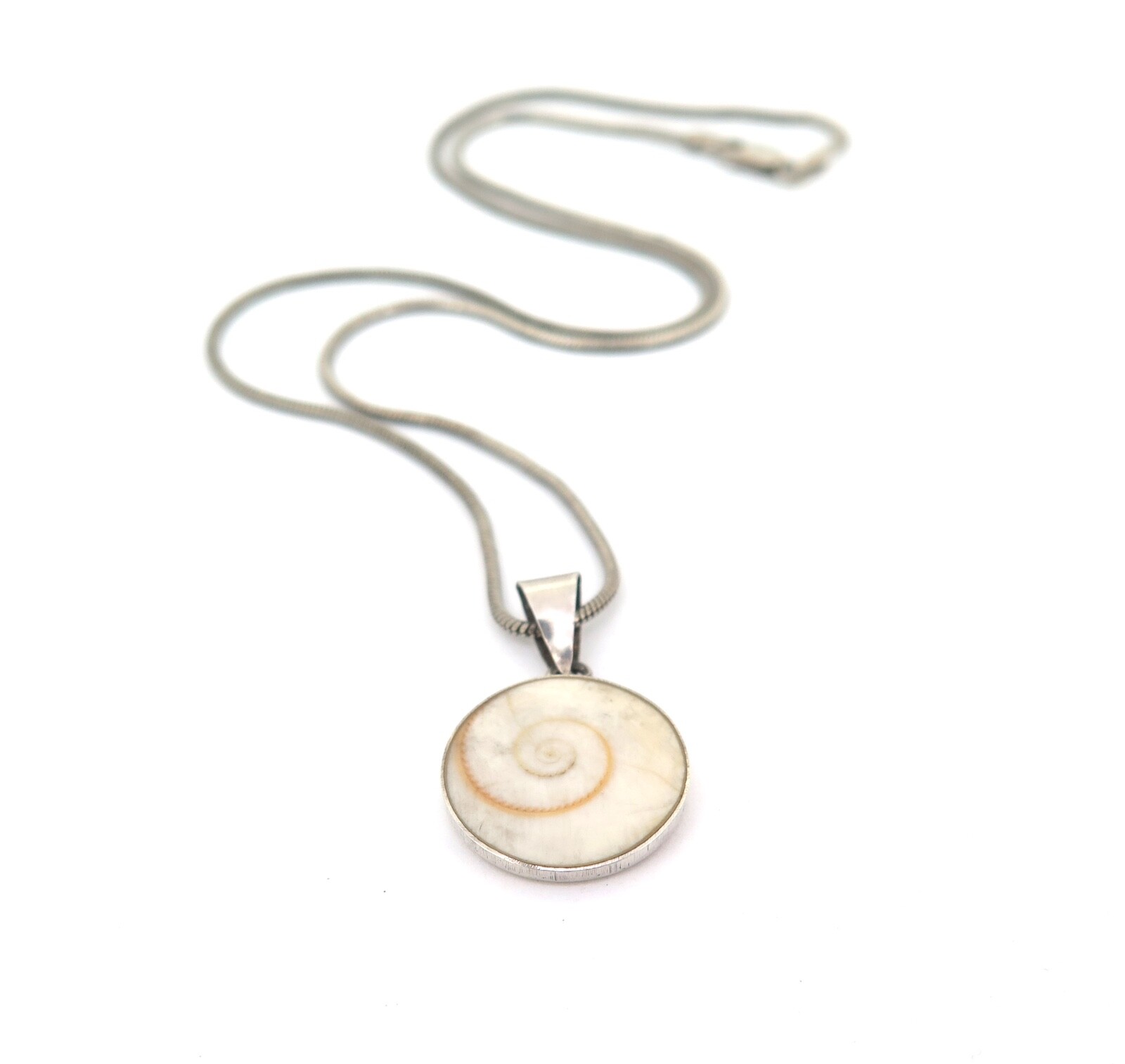 .Vintage Sterling Silver Shiva Shell Necklace Length 45 cm 7.3g