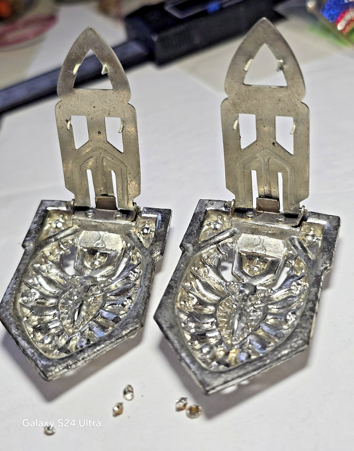 1930’s New England Glass Works Art Deco Filigree Pair of Rhinestone Fur Clips