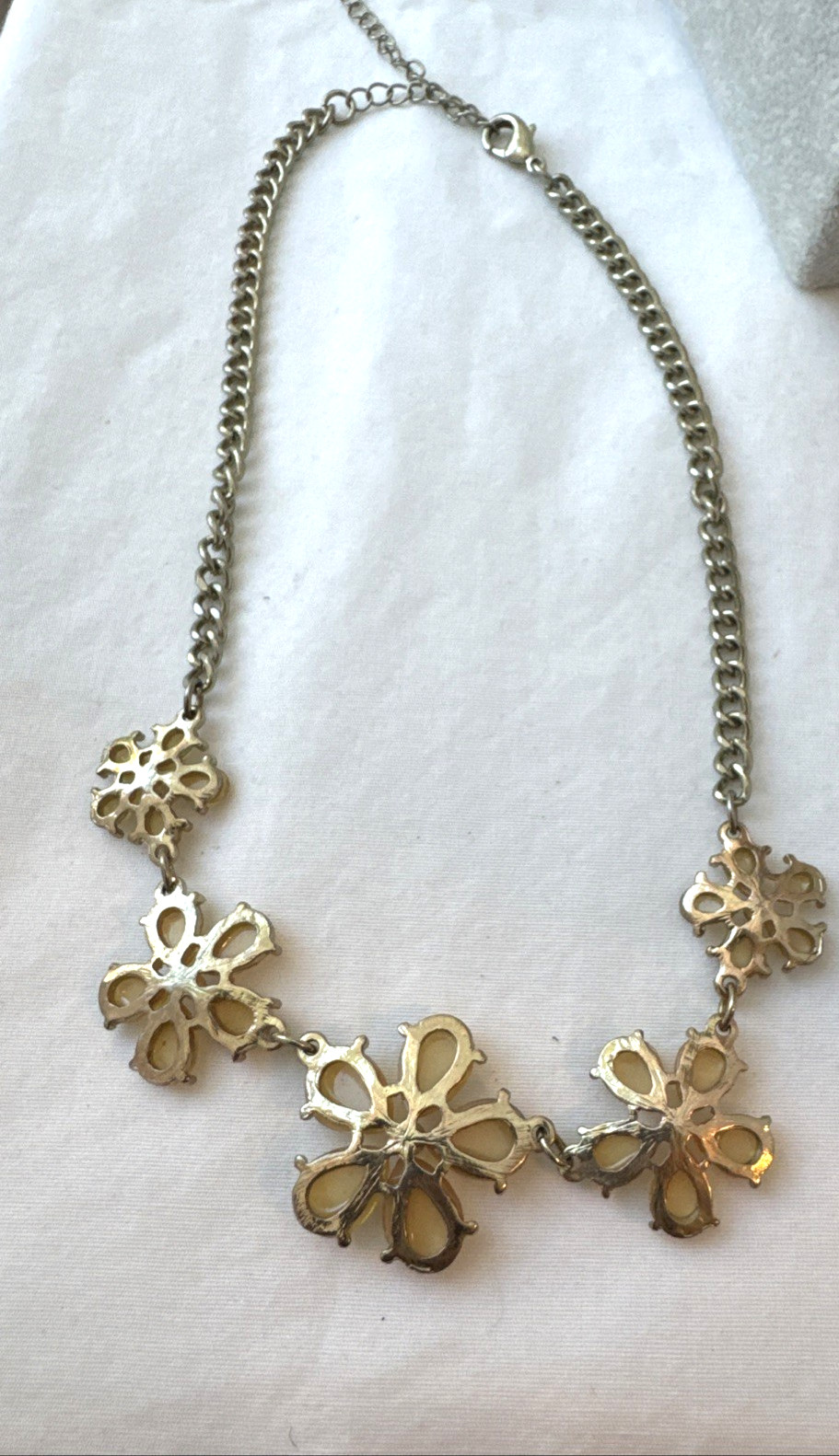 VTG Gold chain layers Yellow Daisy y2k 2000s Bib Necklace Stack Lot Hong Kong LC