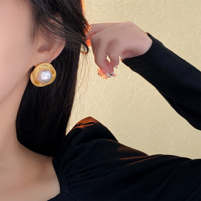 Vintage to Mod Estate Costume Women Jewelry Boho Style Dangle Drop Earrings