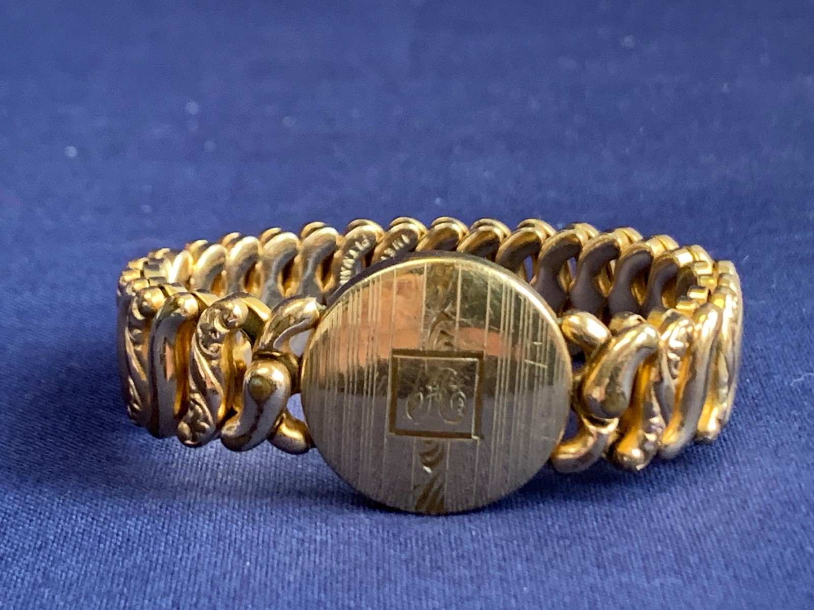 Vtg American Queen Sweetheart Bracelet 5-8.5″ Stretch Band Pitman & Keeler