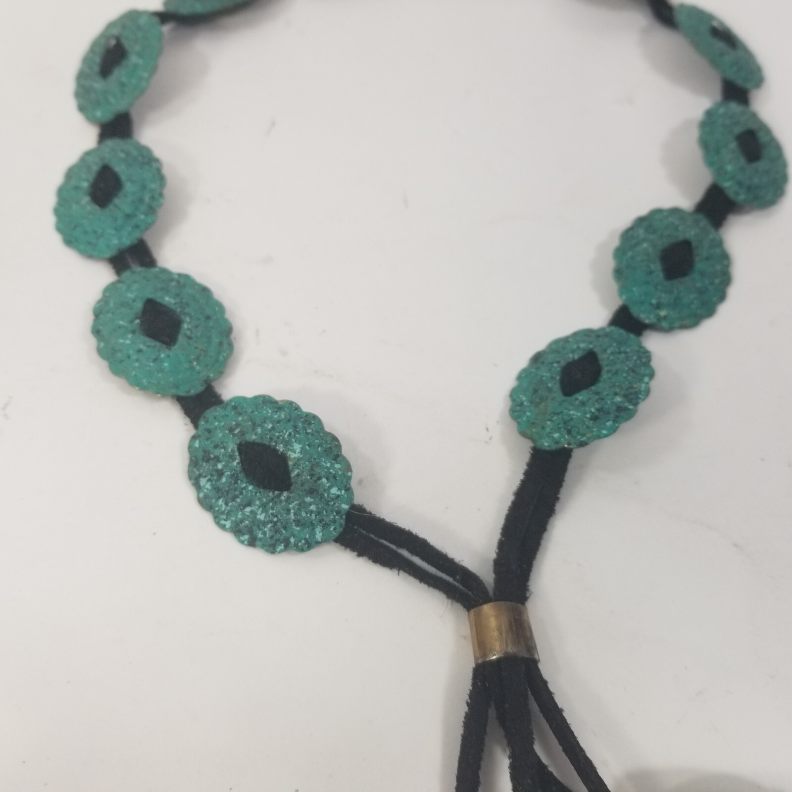 VTG Native American Conch Bolo Tie Leather Cord Dangle Necklace