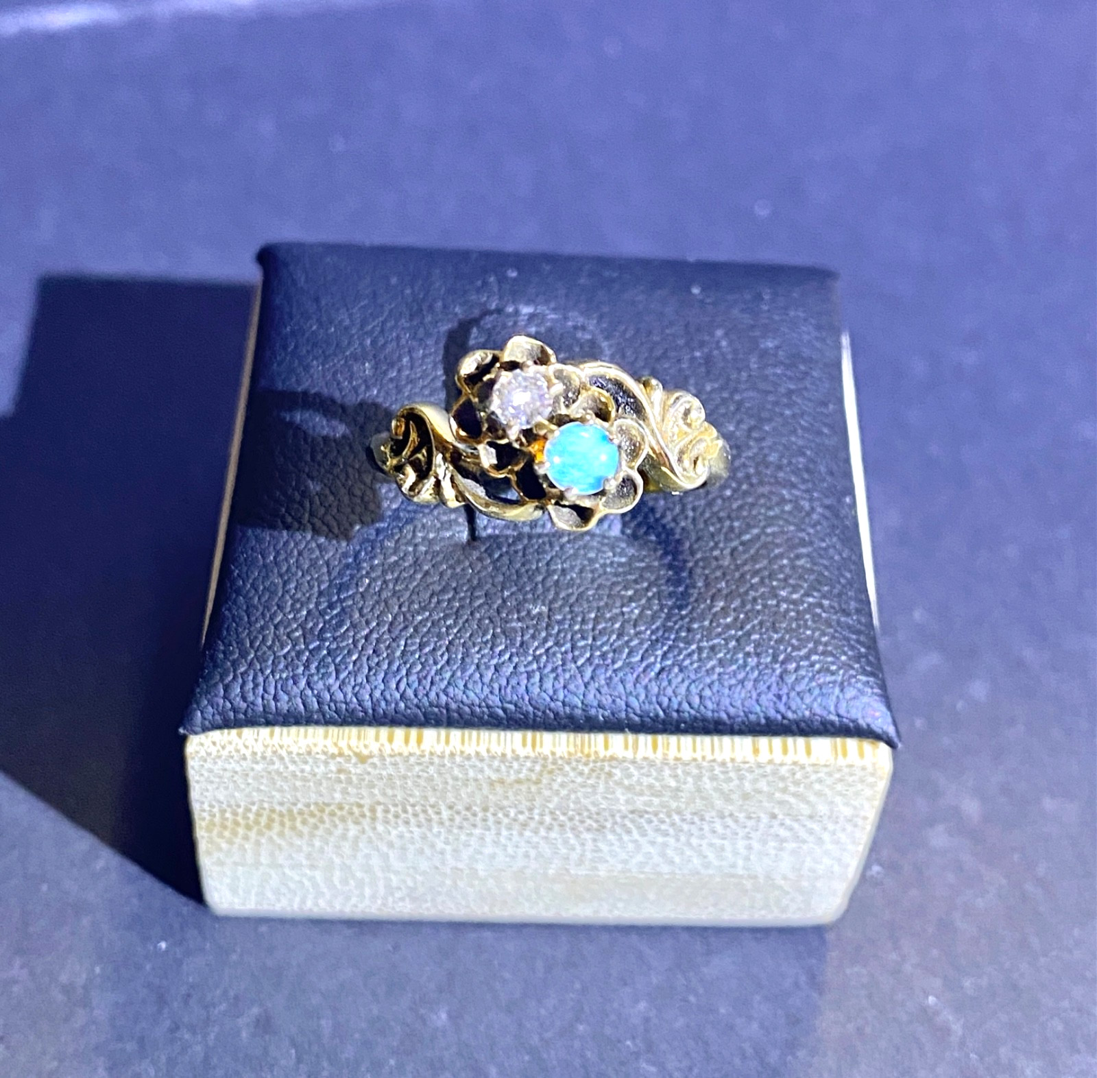 Vintage 14 KP Yellow Gold Diamond and Opal Buttercup Ring Size 6 1/4 6.25