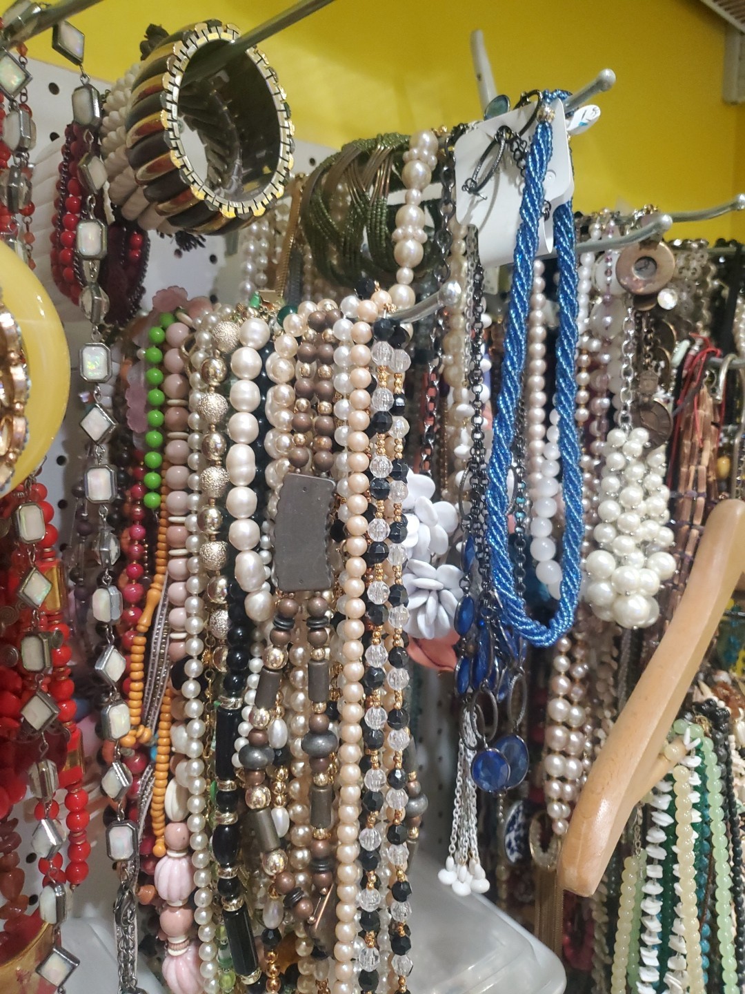 1/2 Pound Vintage To Modern FASHION JEWELRY Lot All Wearable!! READ DESCRIPTION