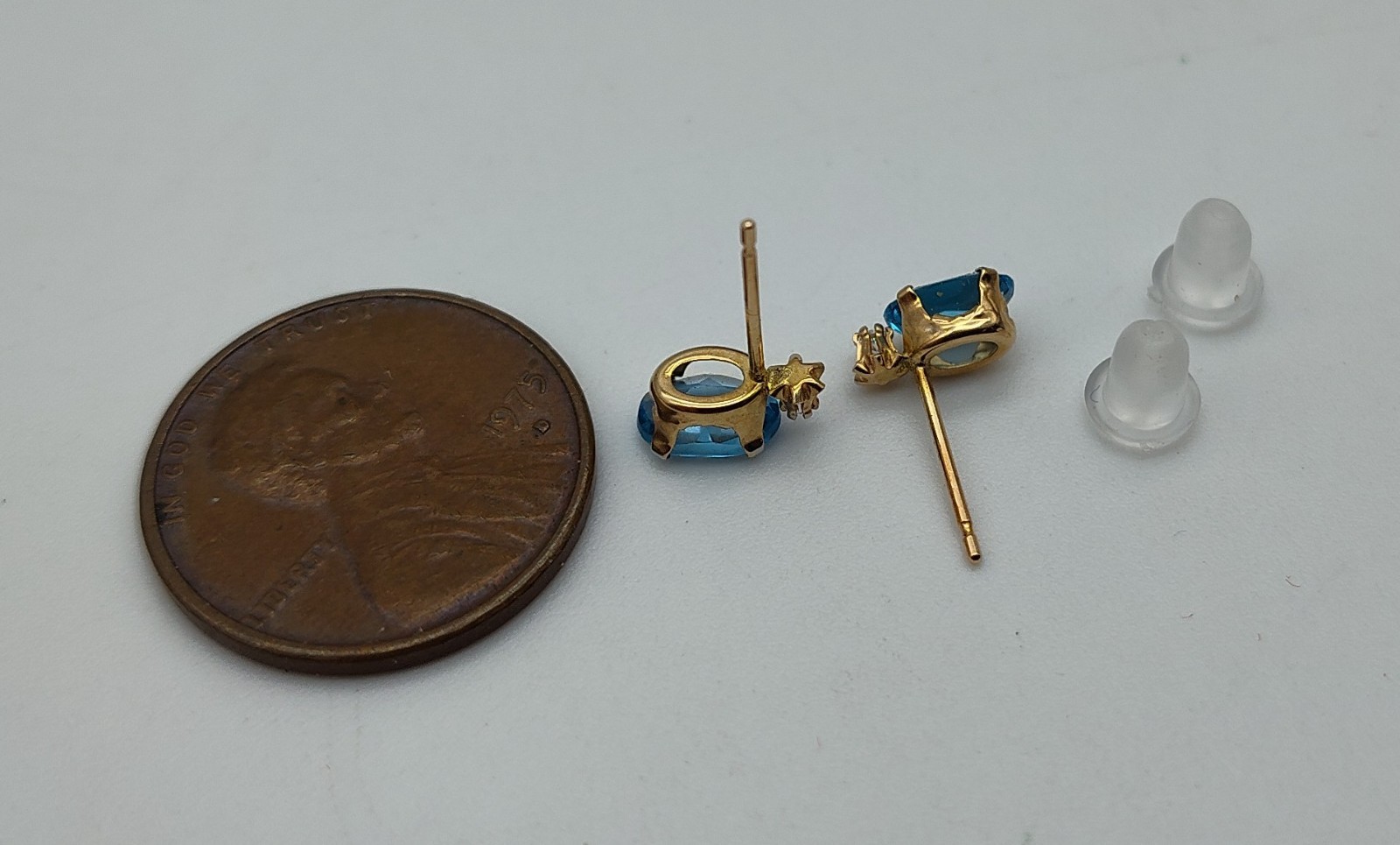 Vtg 10K Blue Topaz Clear Oval Gemstone Stud Y. Gold Earrings Karat KT Solid Post