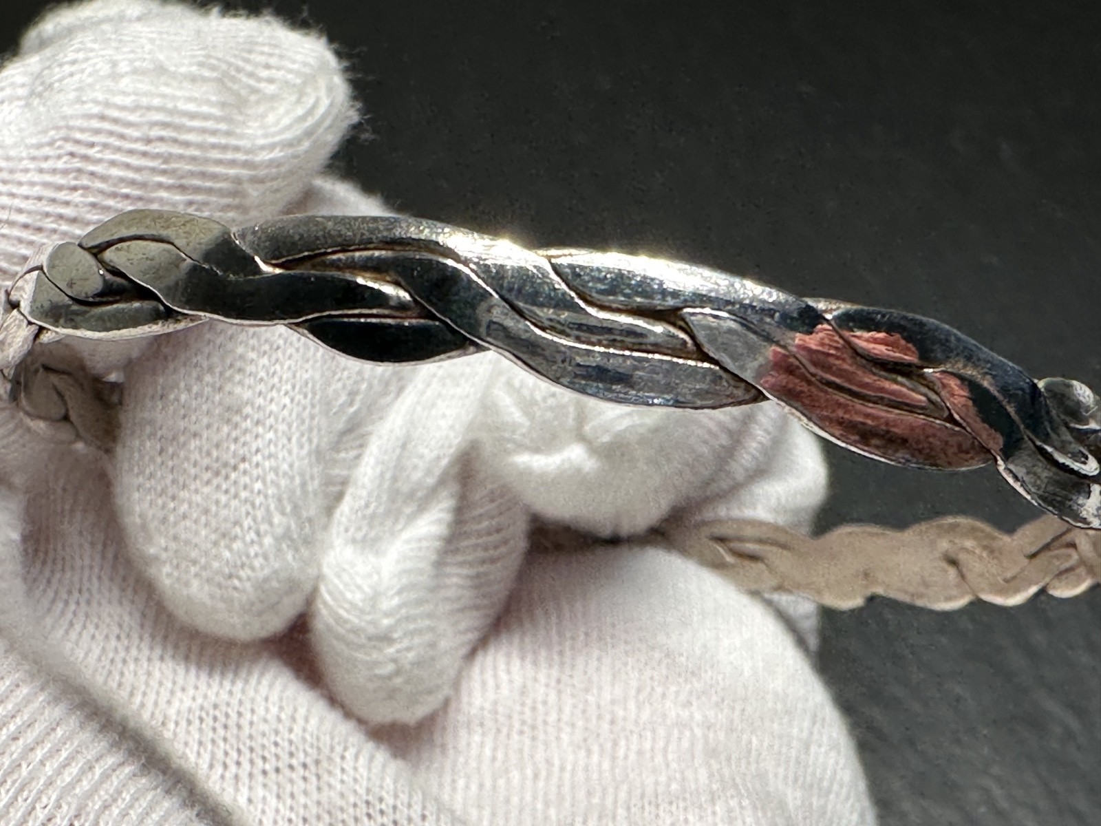 VINTAGE SILVER TONE TWIST BANGLE BRACELET H372