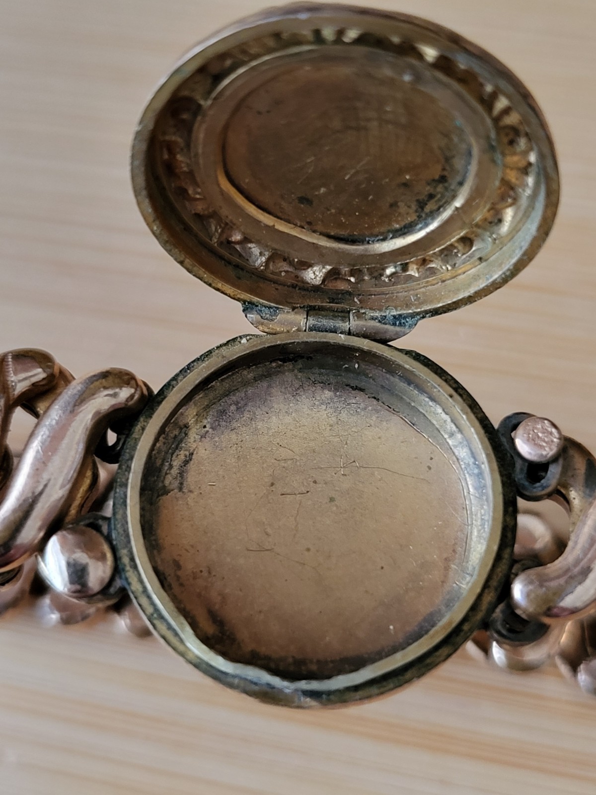Antique DFB Co Sweetheart Round Locket Expansion Bracelet Pre-Carmen Gold Filled