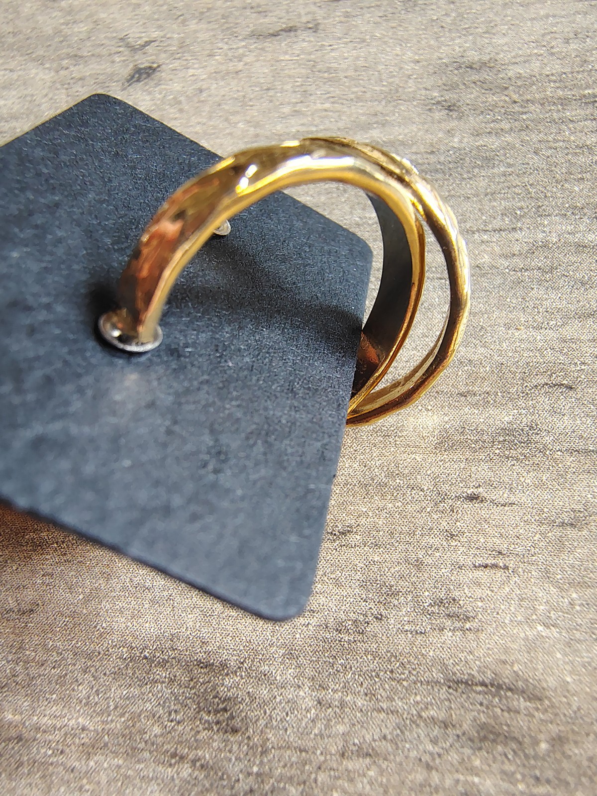 Vtg Gold Tone Hoop Earrings Casual Basic Classic Business Everyday Pierced