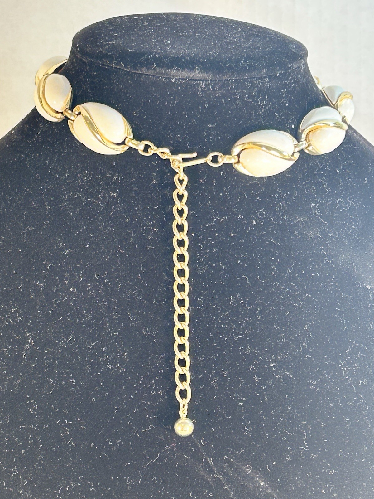 Vintage Coro Choker Rain Tear Drop Necklace White and Goldtone Chain Hook Closer
