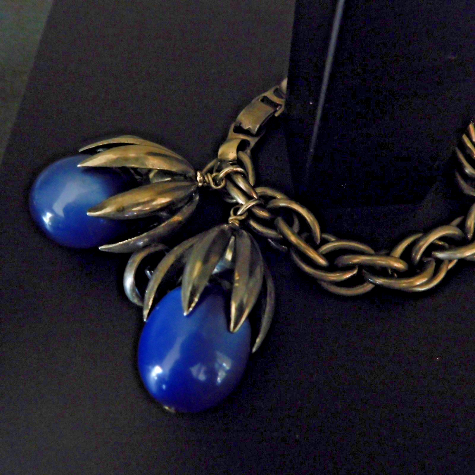 VTG. 1950’s NAPIER BLUE MOONGLOW KUMQUAT CHARM BRACELET 7 3/4″