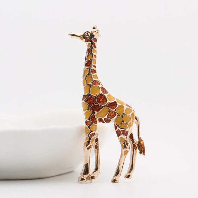 Cute Giraffe Brooches for Women Animal Brooch Pin Fashion Jewelry Color Gift