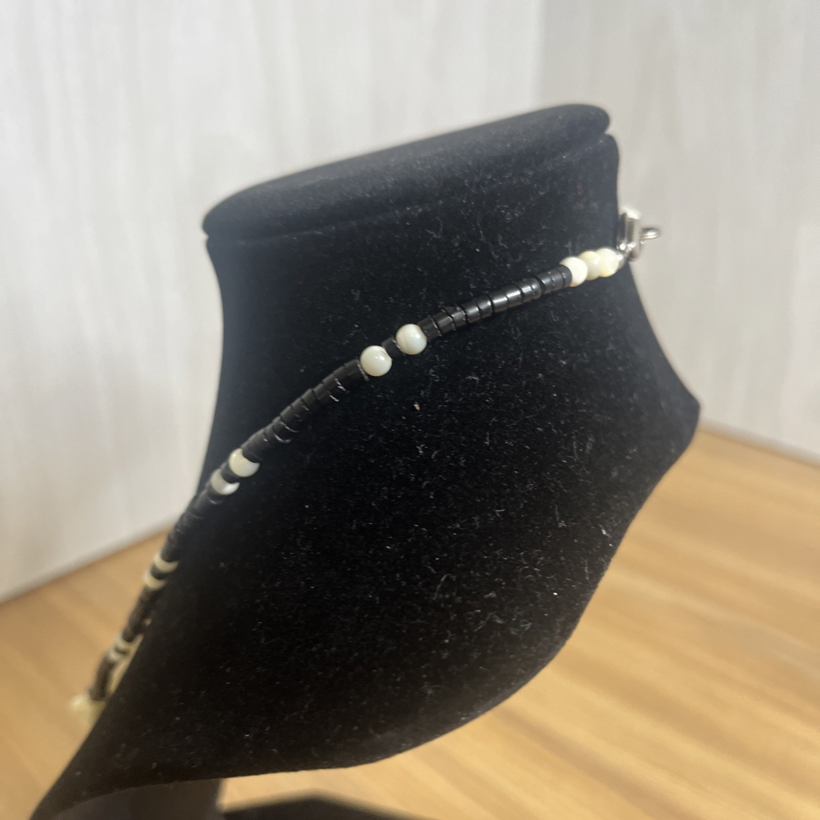 Carved Shell Mother of Pearl Floral Necklace, Black and white MOP beads 17 in