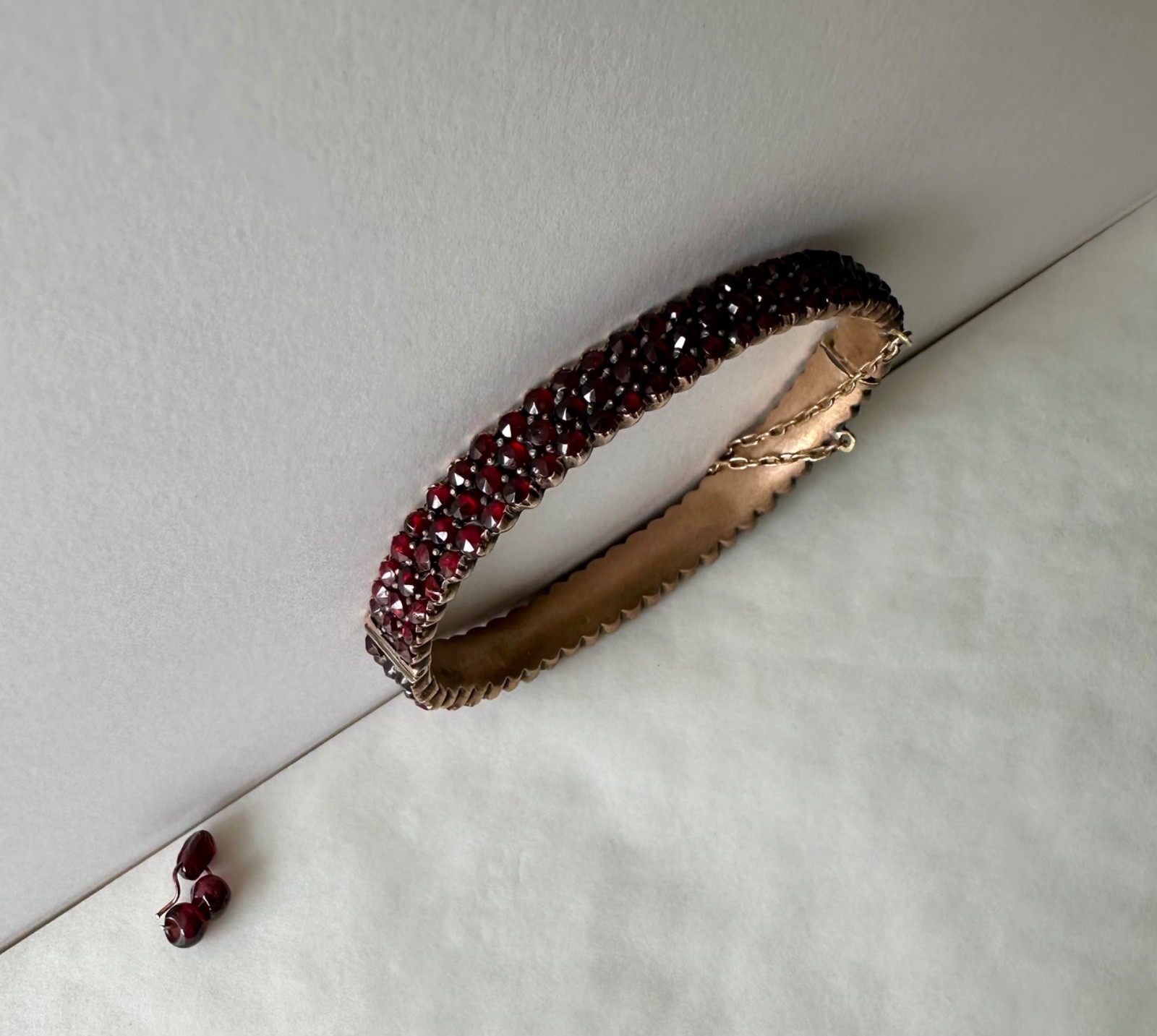 Antique rose cut Garnet & Silver bangle Hinged w/safety chain (see cond.)