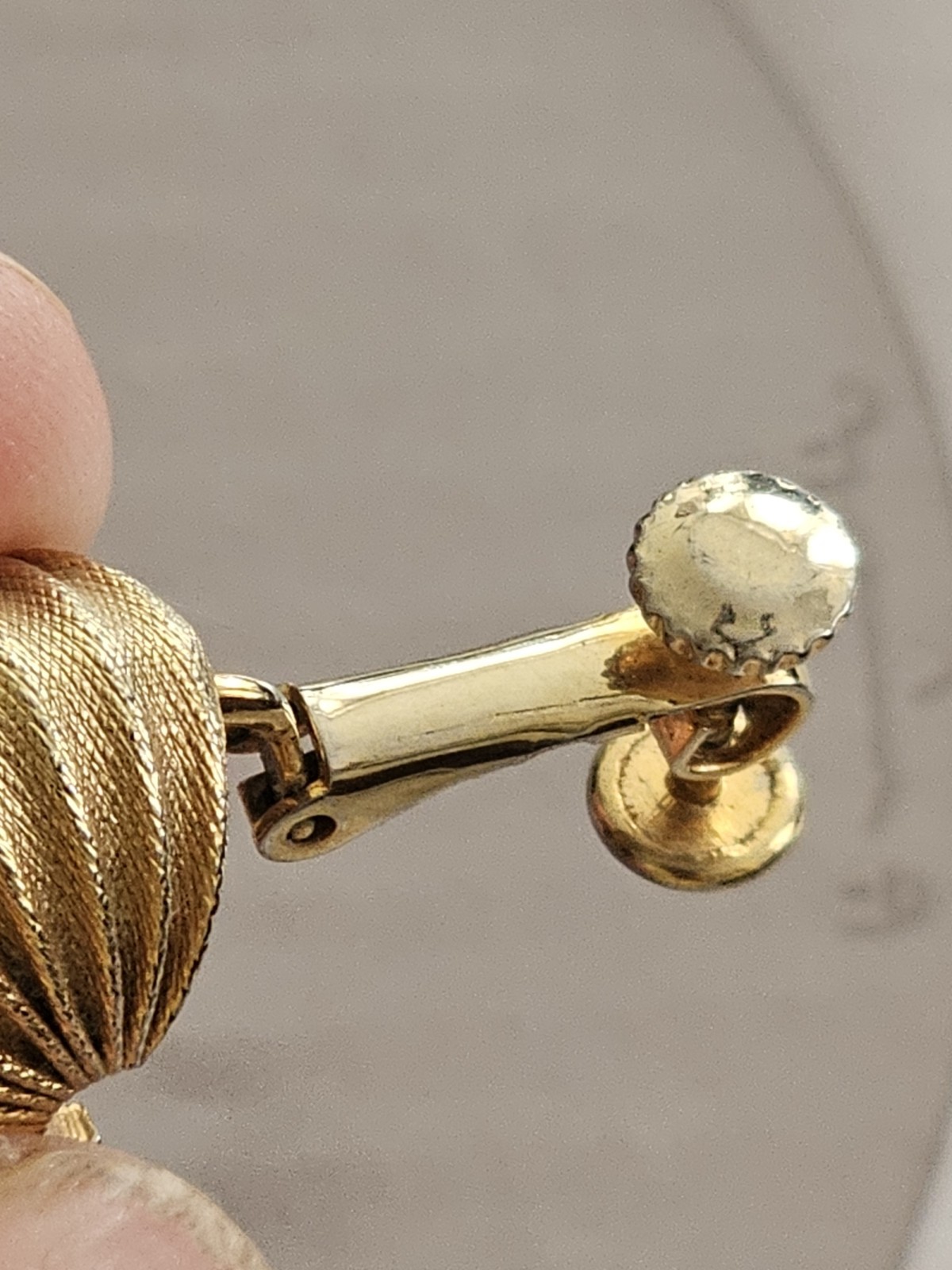 Vintage Adjustable Clip On Earrings In Vendome Armadilla Style. Gold Tone. 1950s