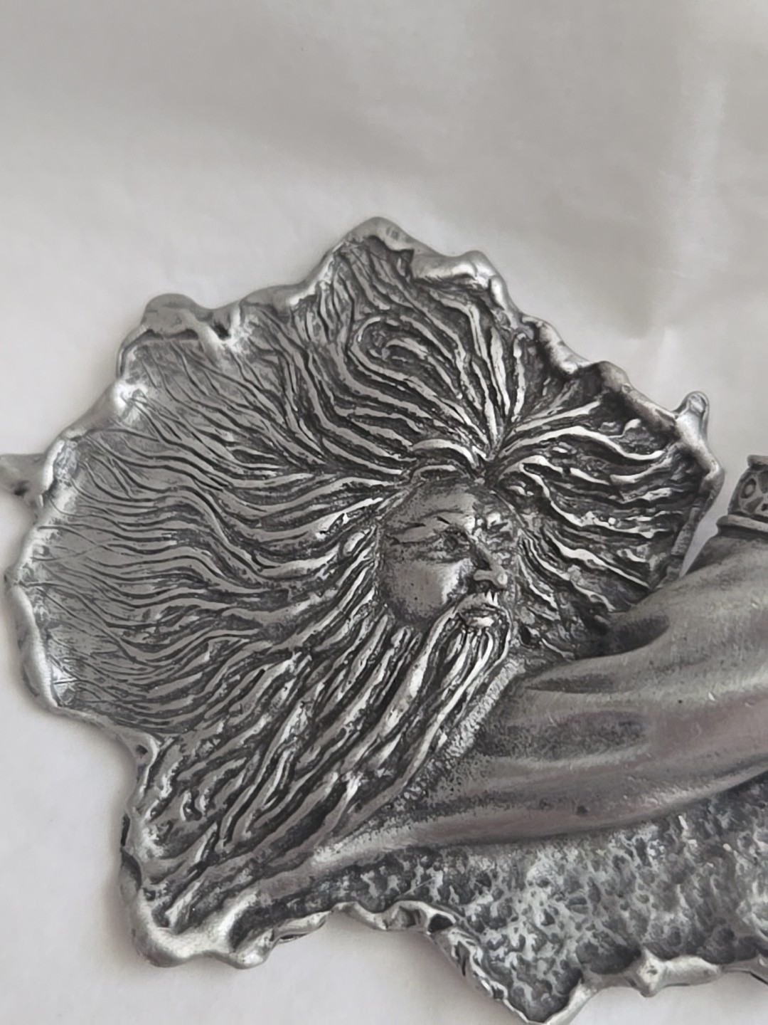 Artifacts JJ wizard brooch crystal ball, 3 D, large size, signed,