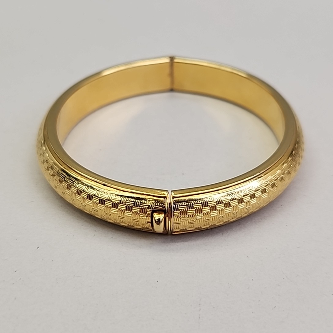 Vintage Bangle Bracelet Hinged Gold Tone Etched Cross Hatched 1cm 6.75″