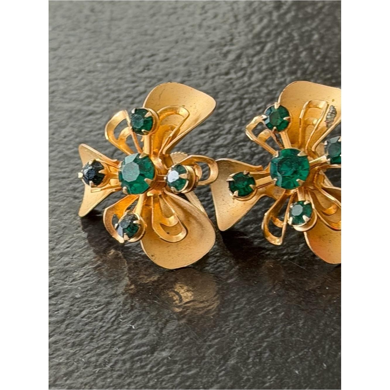 Vintage Floral Spray Bouquet Emerald Green Rhinestone Bouquet Clip On Earrings