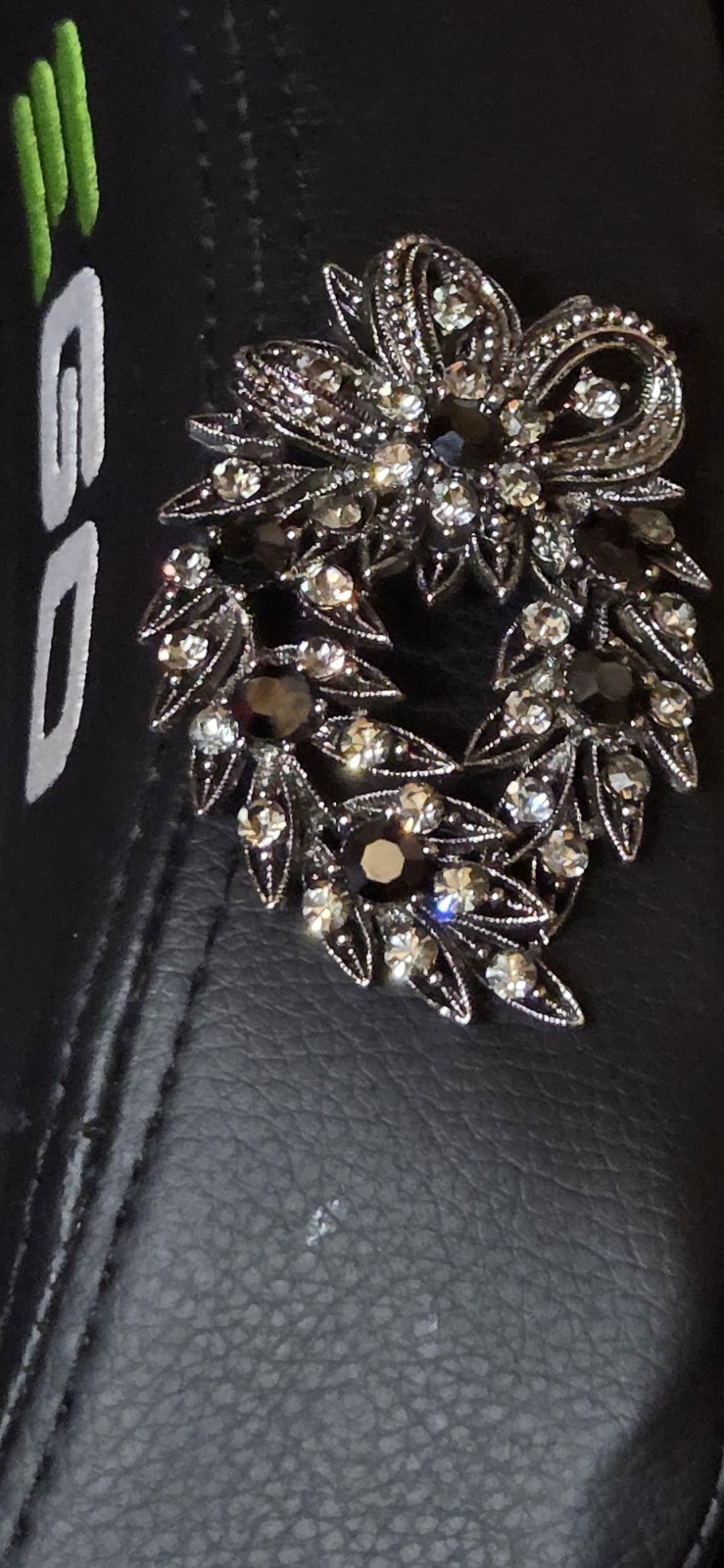 Vintage Juliana DeLizza Elster Wreath Brooch Smoky Gray Clear Rhinestone Pin DE