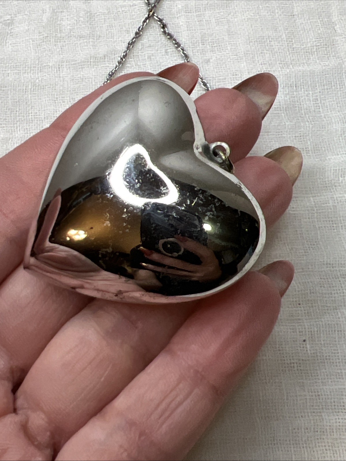 VTG NWT Crown Trifari Puffy Heart Necklace Silver Tone 28” NOS 1978-85