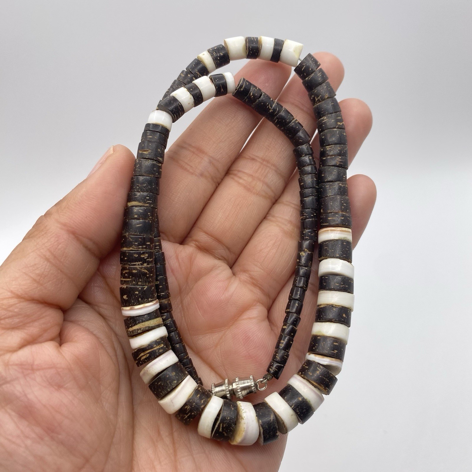 Vintage Coconut and Shell Beaded Graduated Necklace Brown White Barrel 18 inches