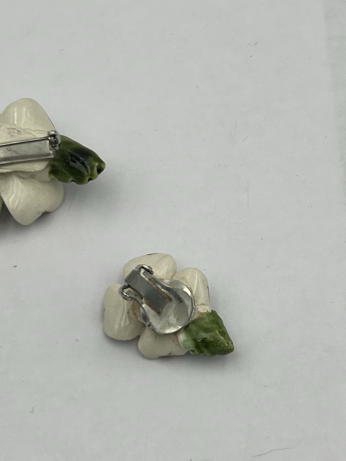 Vintage Dog Wood Brooch & Clip Earrings SET