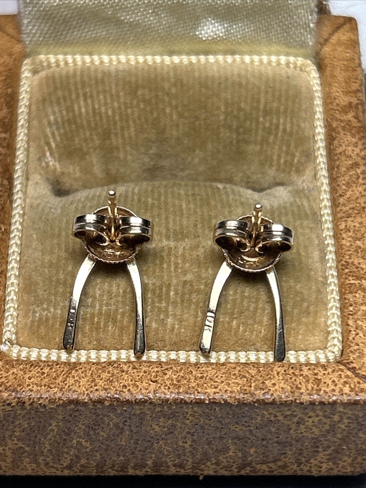 Vintage BDA Budlong Docherty Armstrong 10k Yellow Gold Wishbone Stud Earrings