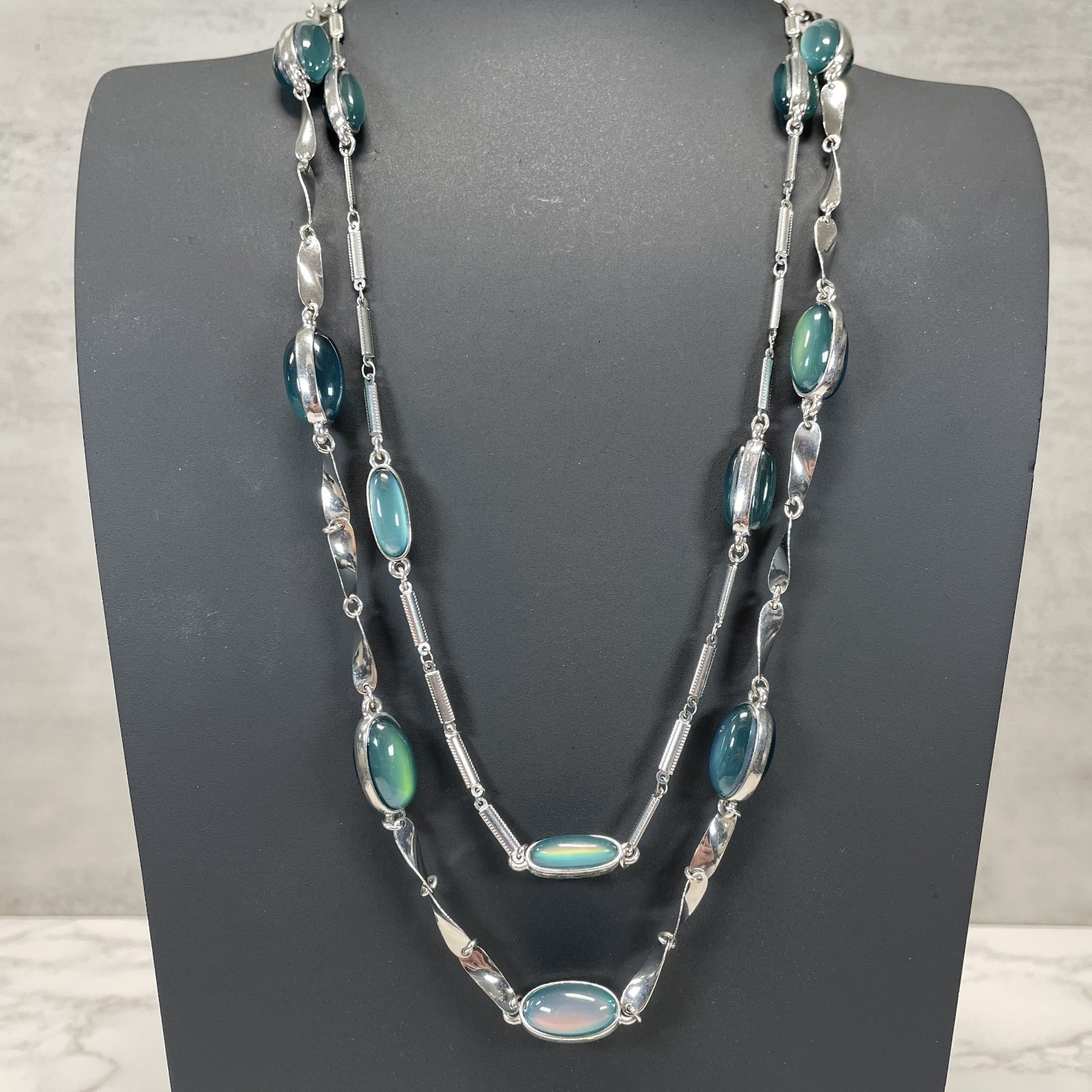 Coldwater Creek Double Strand Station Silver Tone & Green Mood Stones Necklace