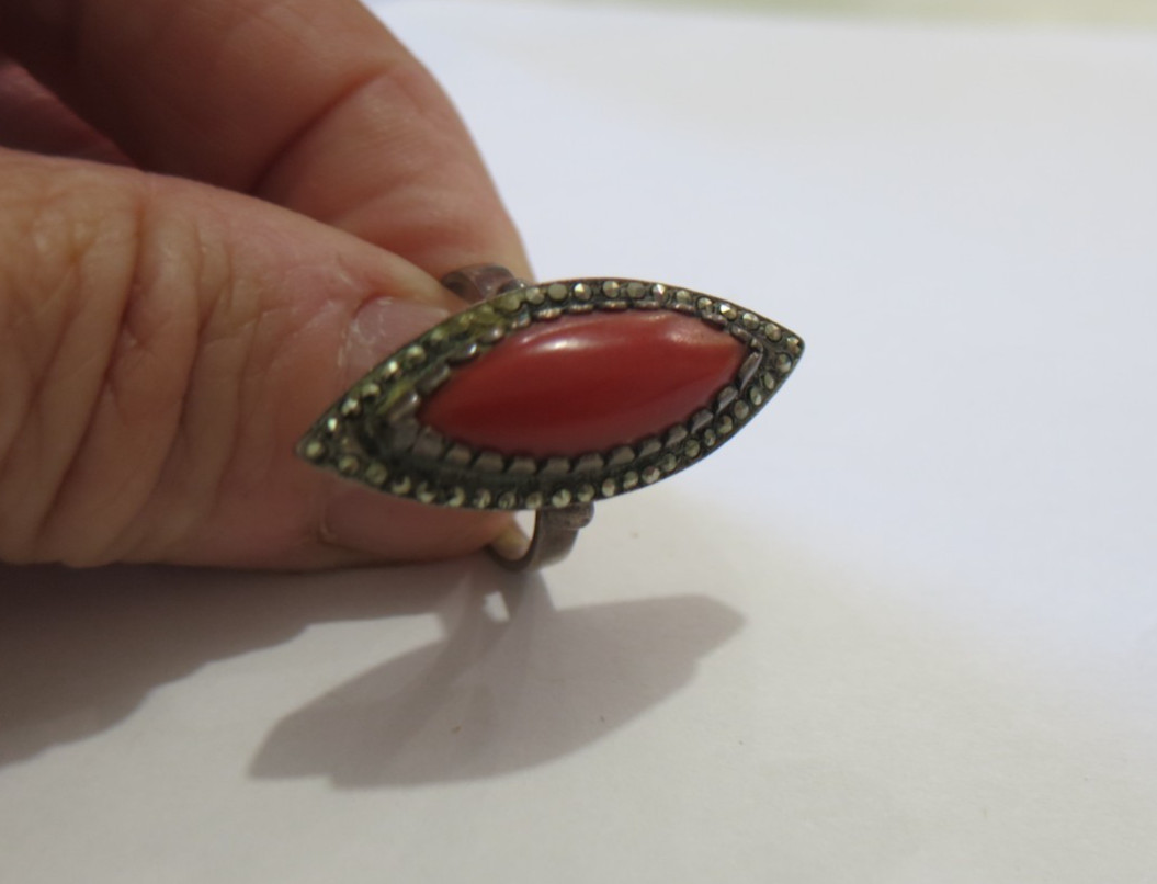 925 Sterling Silver deep red coral w/marcasite stones Ring Sz 6 5.9gram