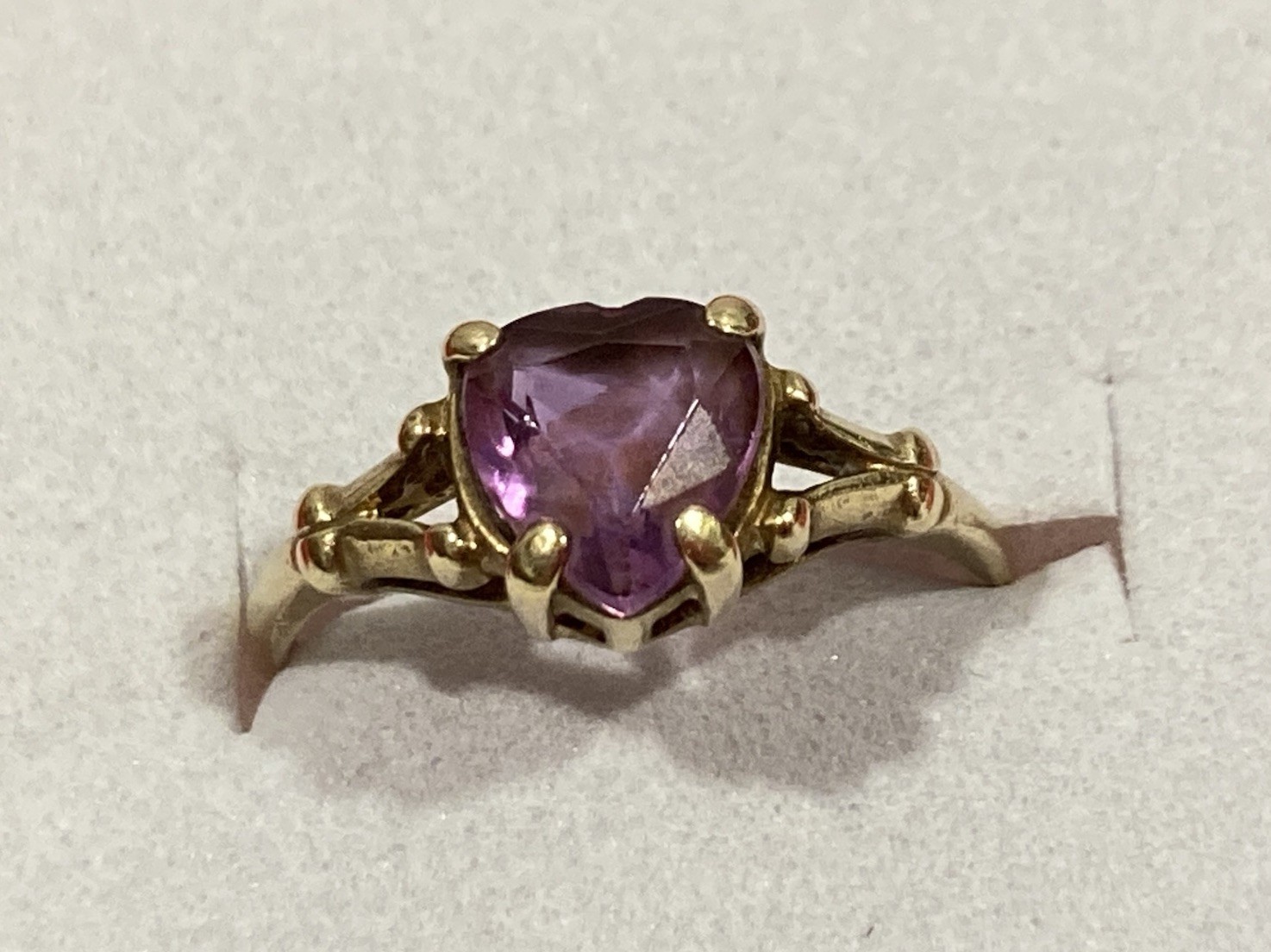 Vintage ROMANY 10k Solid Yellow Gold Heart Shape Amethyst Stone Ring SIZE 4.25