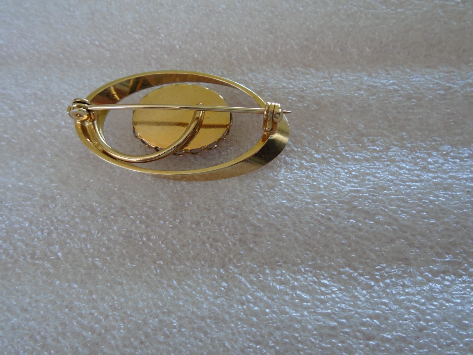 Vintage Jade Gold Tone Brooch Pin Classic