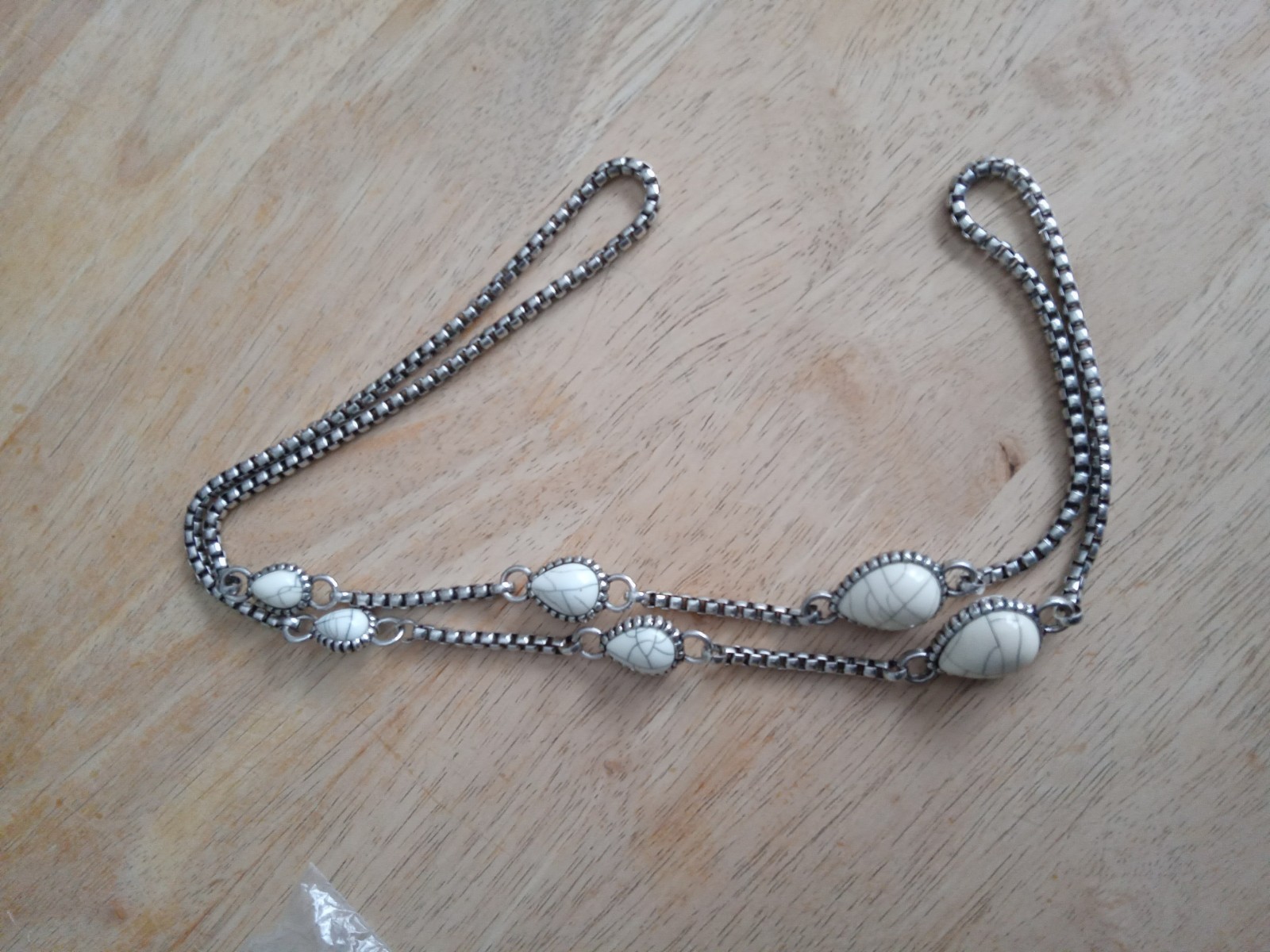 18″ Silver Tone Necklace with White Marbled Cracked Teardrop Design