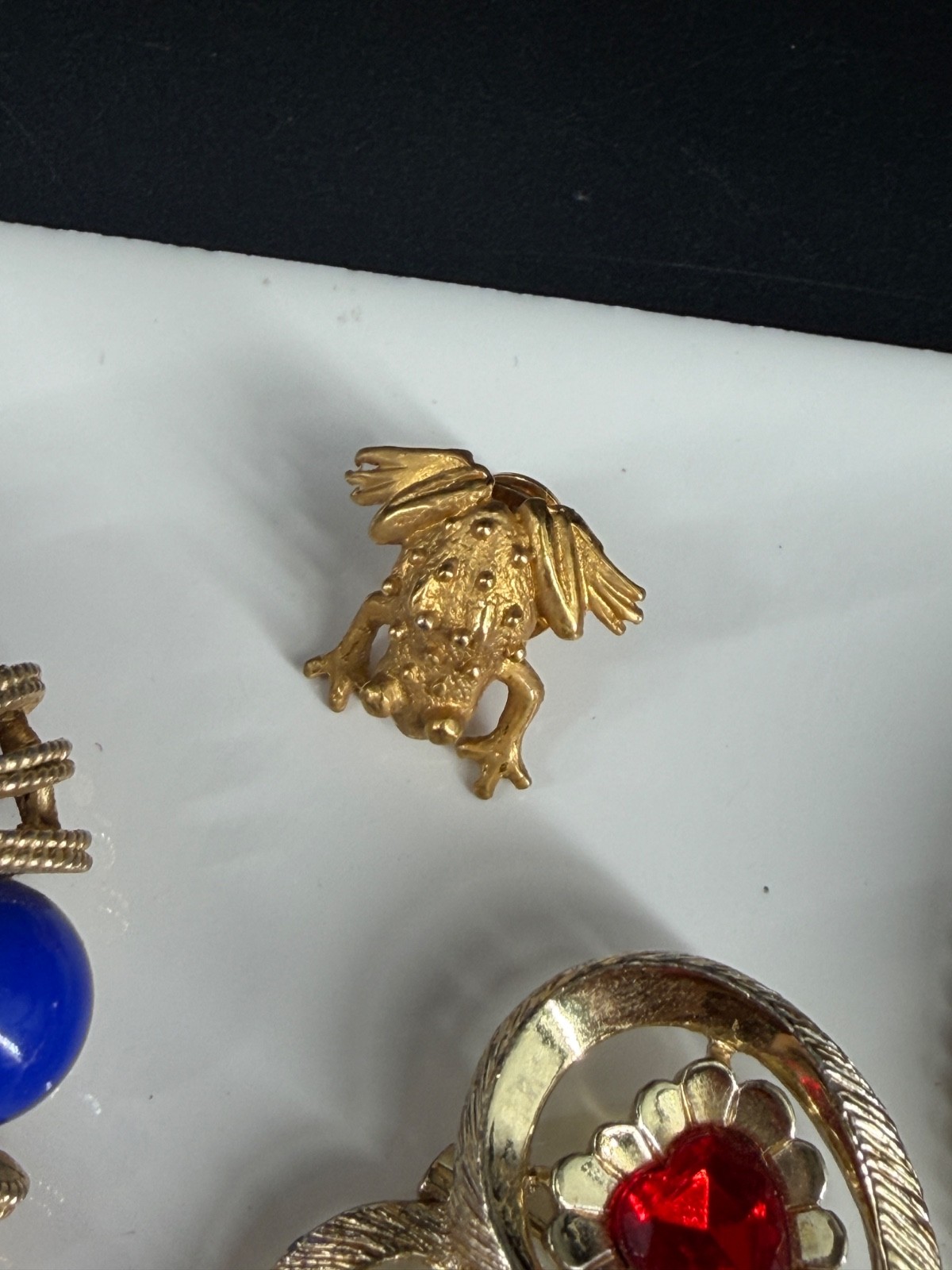 Vintage Brooch Lot Gold Tone Rhinestone Animals Heart Cameo Mixed Pins