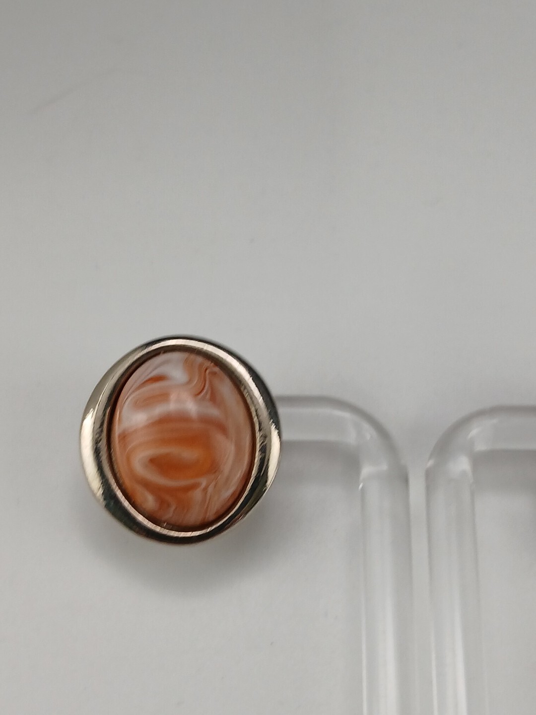 Avon 1988 Desert Sands Lucite Silver Tone Necklace And clip-on Earring Set