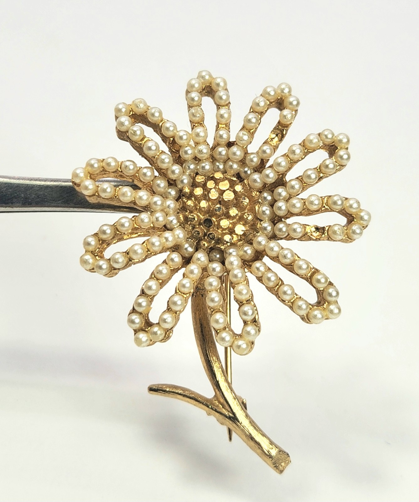 Vintage Brooch Lot Gold Tone Faux Pearls 3 brooches 2-2.5 Inches