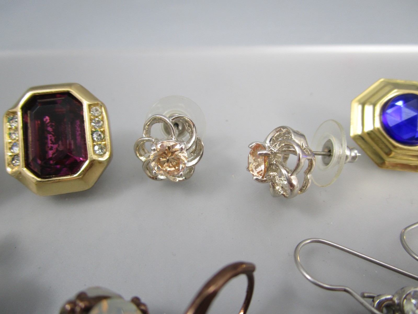 Vtg Mod Varying Colors & Multi Styles LOT of 10 Post Pierced Earrings 177M