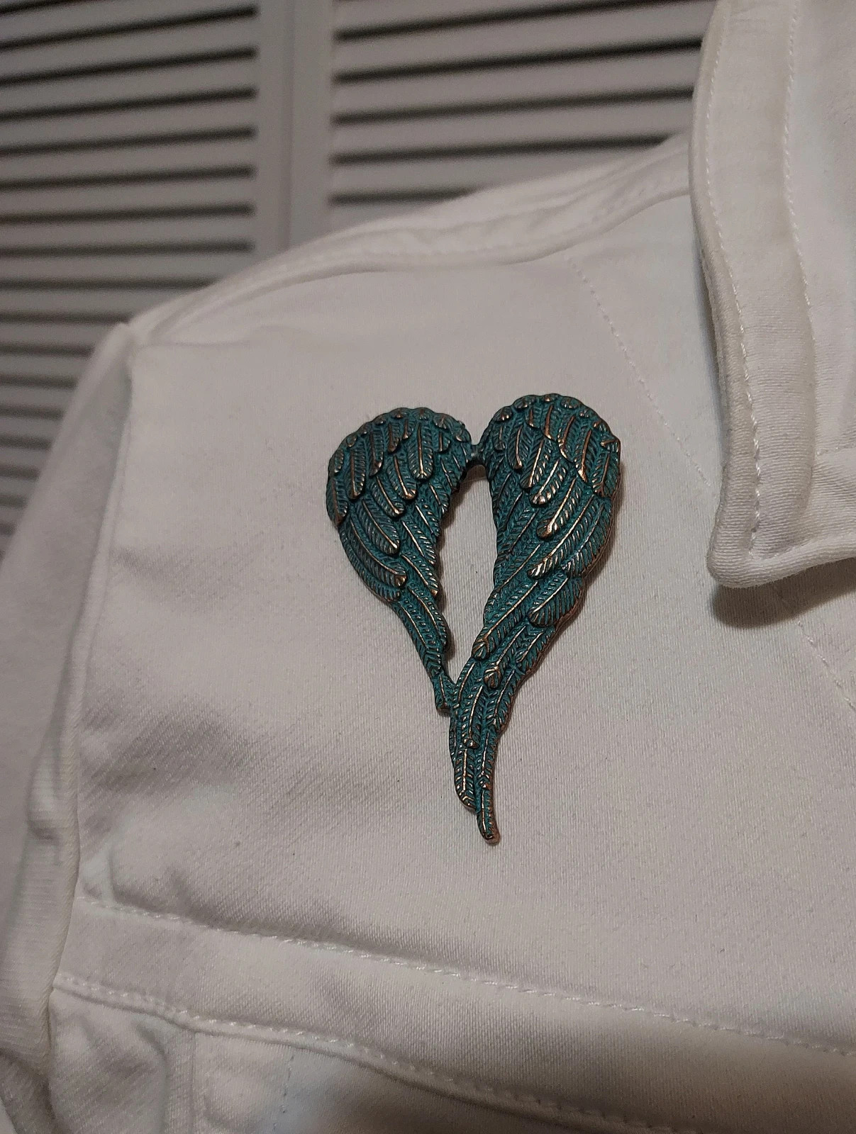 Magnetic Angel Wings brooch, copper patina. Angel heart brooch Remembrance gift