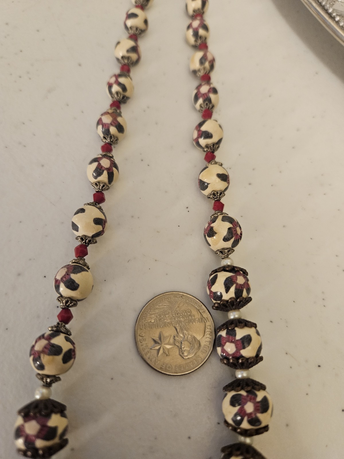 HANDMADE BEADED NECKLACE 28″ FLORAL VINTAGE ORNATE TOGGLE CLOSURE BEAUTIFUL