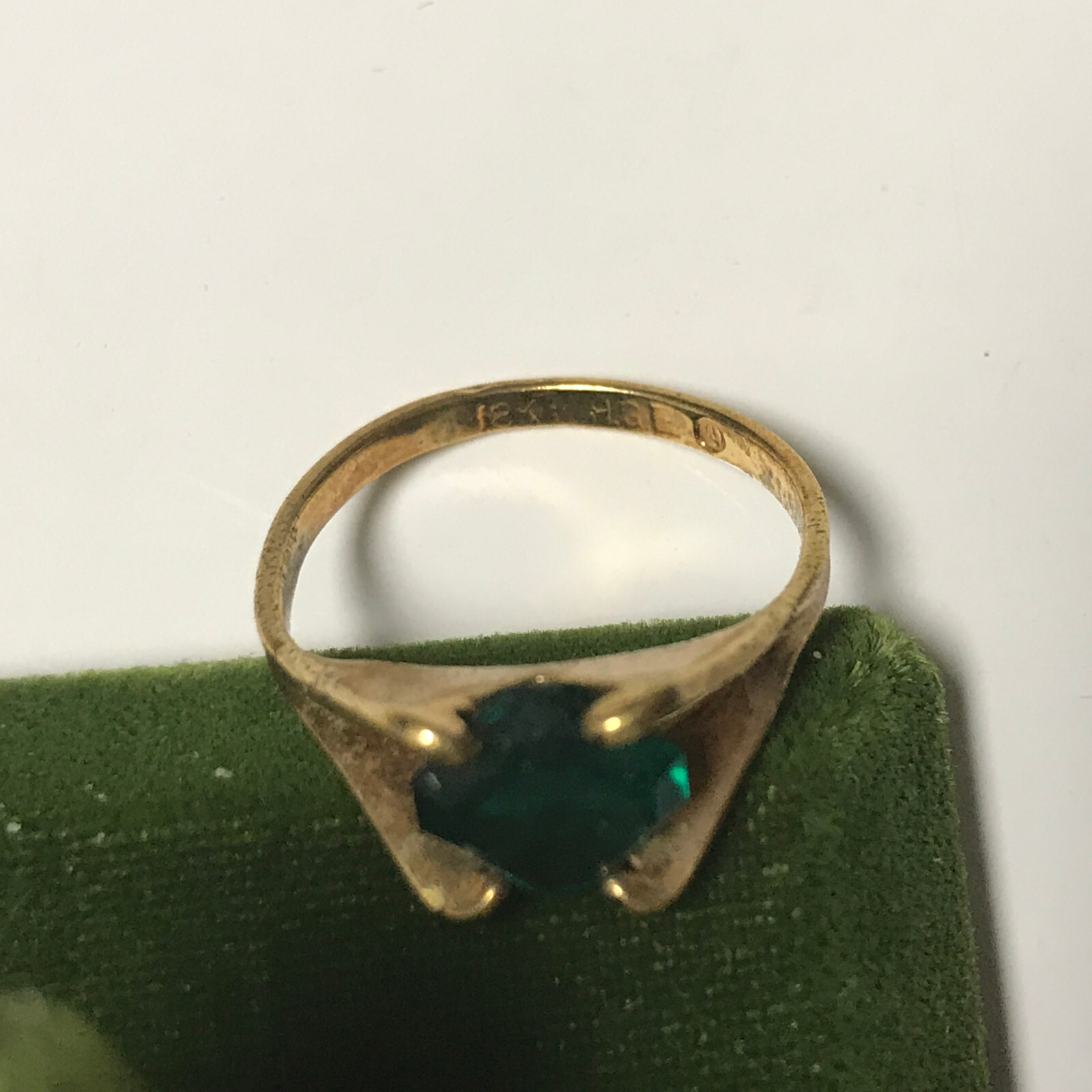 Vintage Simulated Emerald Stamped 18k HGE Ring Size 6 May Birth Stone Green