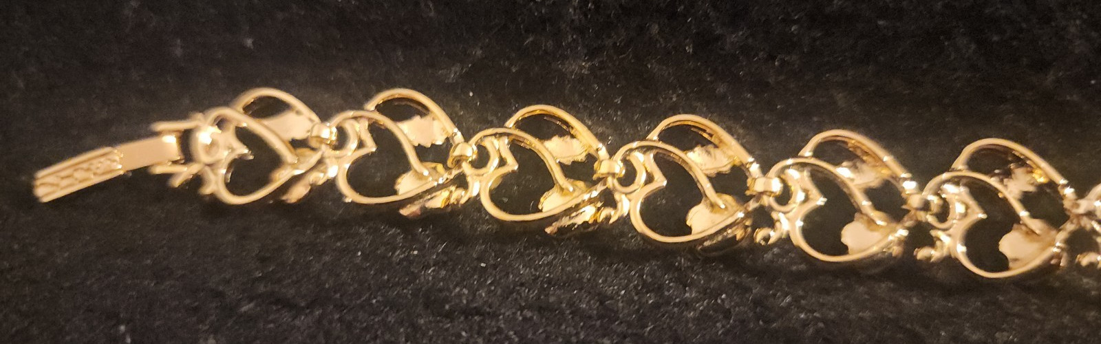 Great Vintage Gold Tone Bracelet Hearts & Flowers