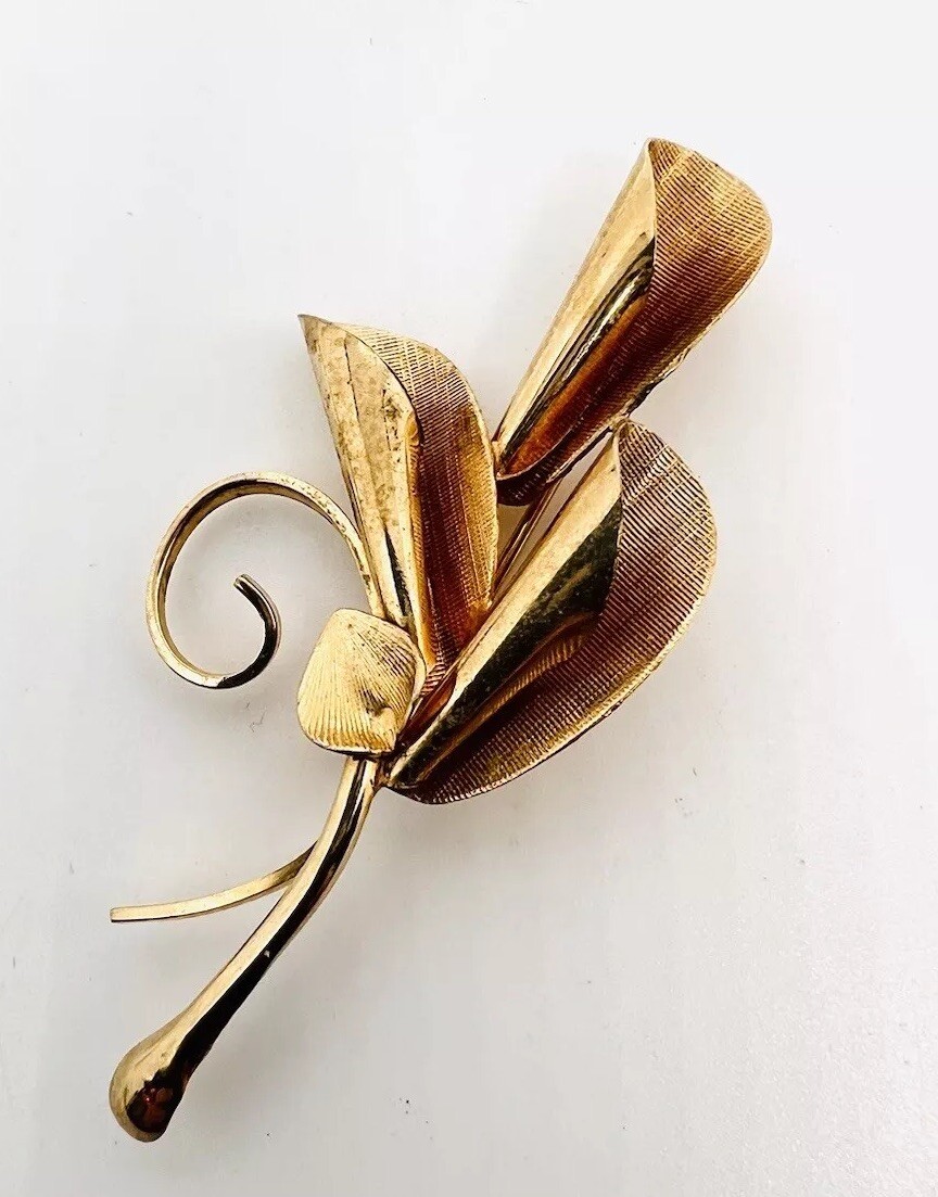 P. Inc Gold Filled Flower Leaves Brooch Curled Petals Signed Vintage Jewelry
