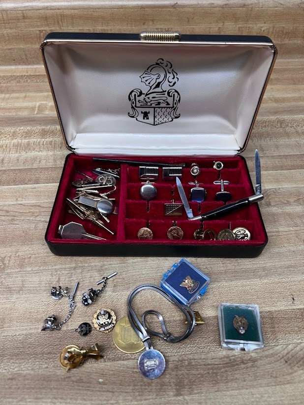 Estate Lot Vintage Men’s Jewelry Hickok Box Cuff Links Tie Bar Tacks Medals VTG