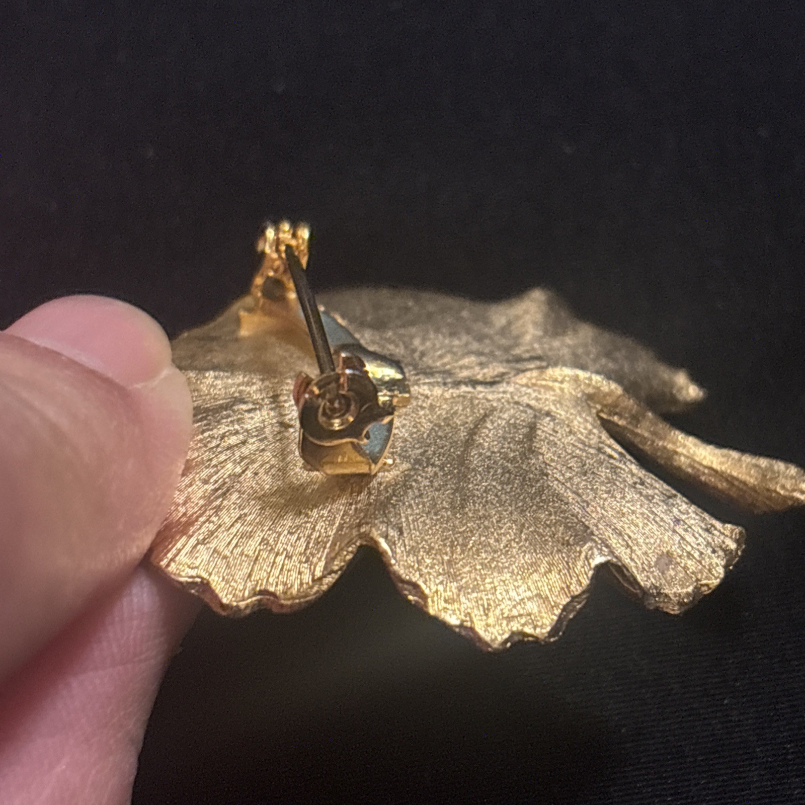 Vintage Leaf Shaped Brooch – Gold Toned Costume Jewelry