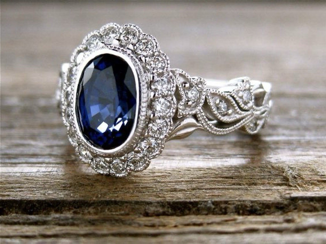 Vintage Style 1.5 Ct Lab-Created Blue Sapphire Oval Diamond Halo Engagement Ring
