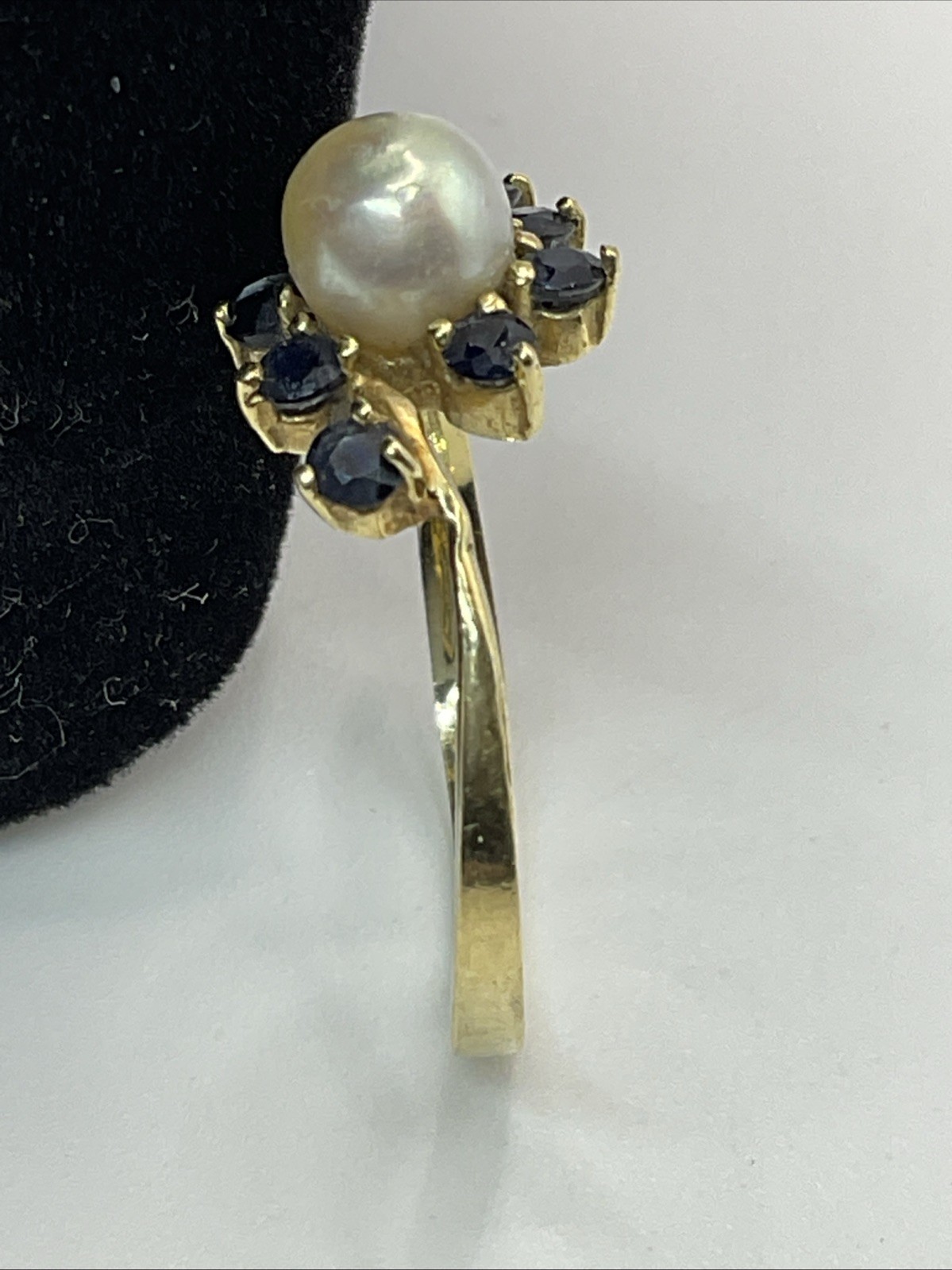 VINTAGE HANDMADE Solid 14K Yellow Gold White Pearl & Blue Sapphire Ladies Ring