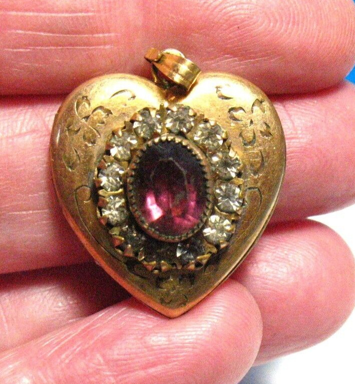 GOLD FILLED AMETHYST CLEAR STONE HEART LOCKET 7/8 X 1 INCH 4.9 GRAMS J-478