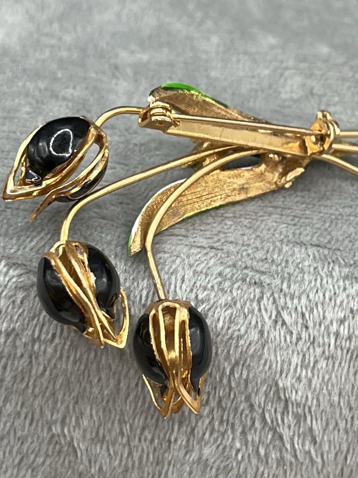 Vintage Black Enamel Moving Tulip Mid Brooch 3-D Bouquet Gold tone 2.5”