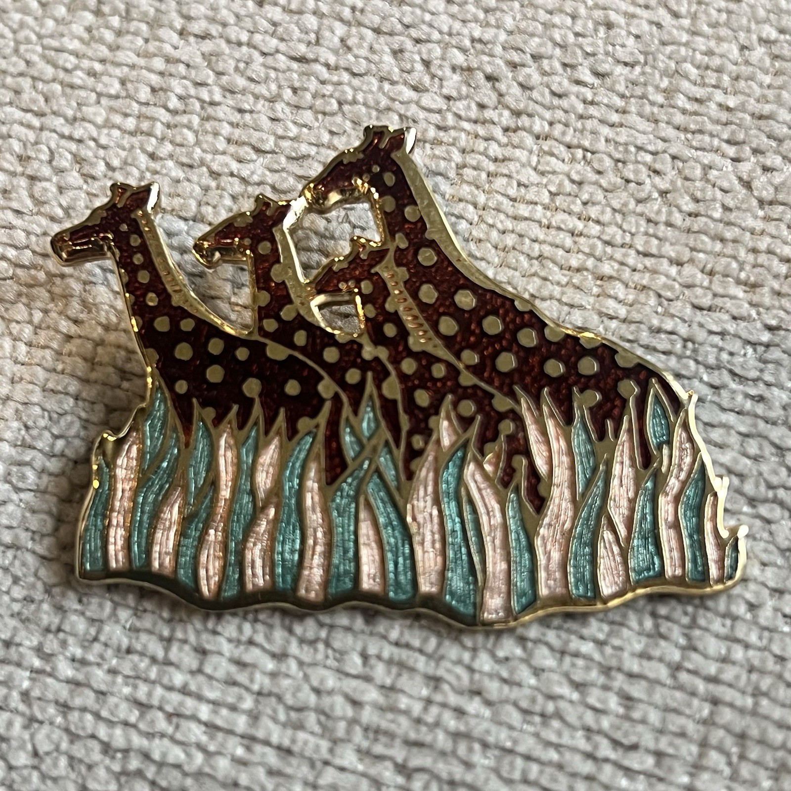 Cute Safari Giraffe Herd Brooch Pin Cloisonne/Enamel 2″ x 1.5″