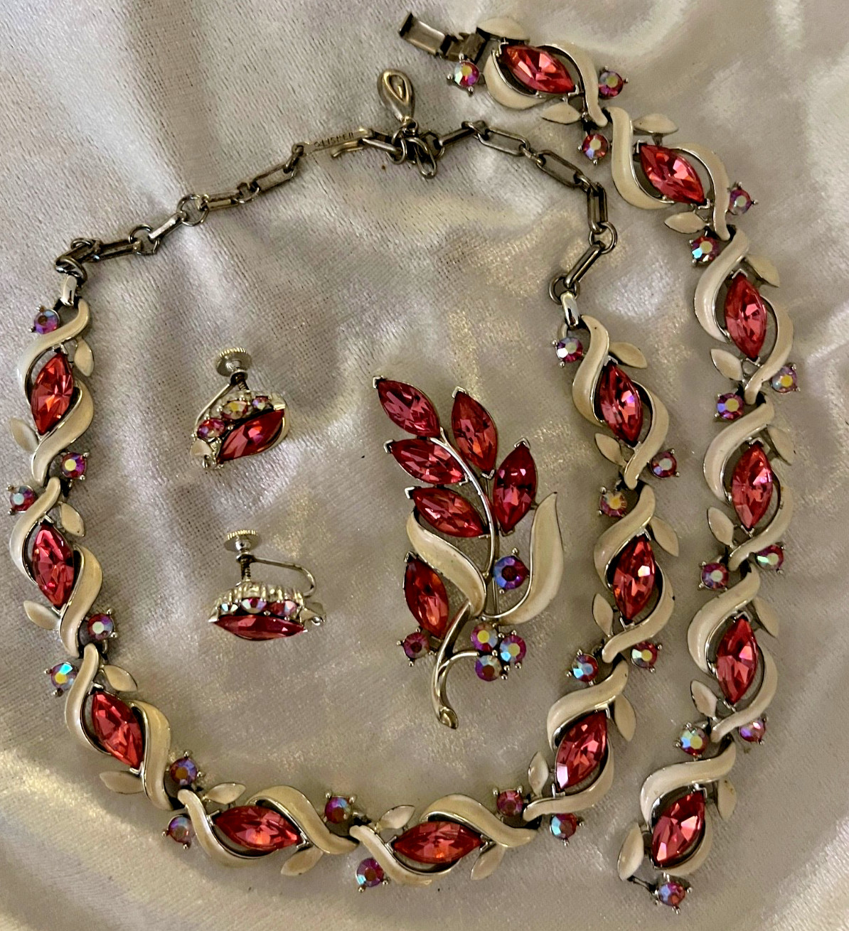 Vintage 1950 Lisner? Pink Rhinestone and White Enamel Parure. Stunning