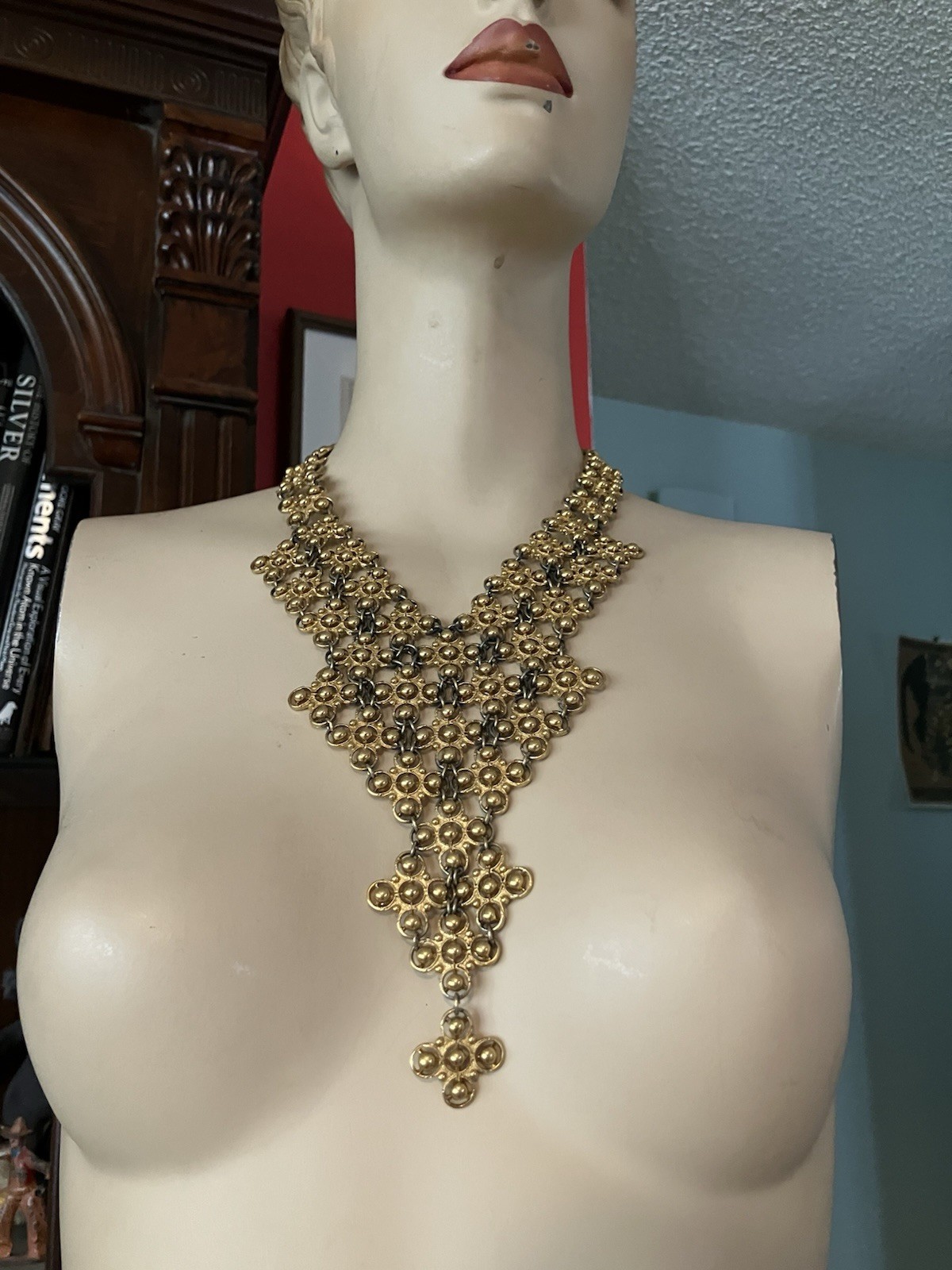 1971 MONET “MORESQUE” Gold Egypt Revive Etruscan Runway Statement Bib Necklace